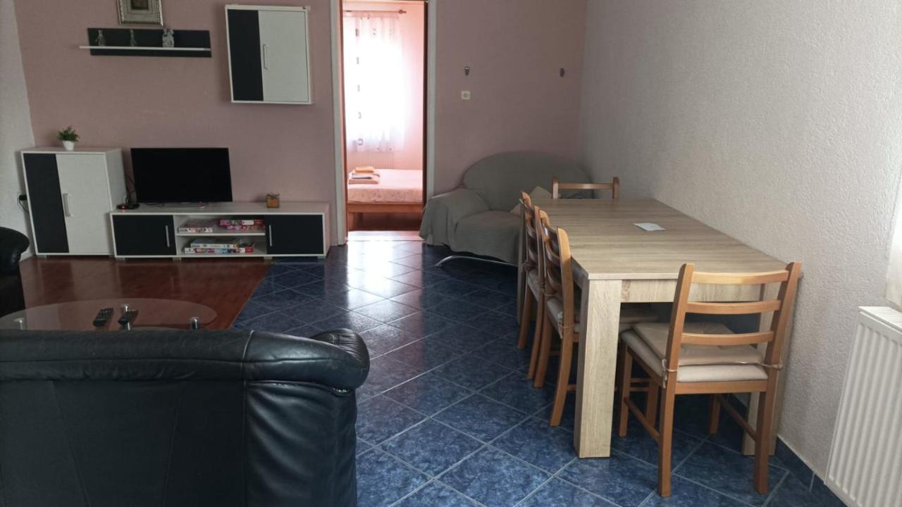 Apartment Antonela Smoljanac Esterno foto
